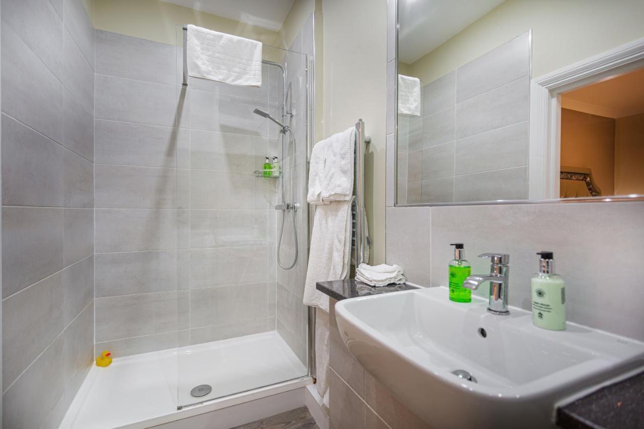 The Wynnstay Hotel, Oswestry, Shropshire Luaran gambar